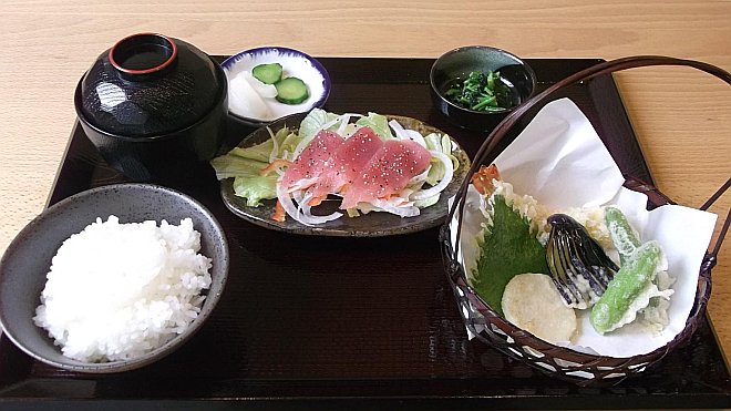 甲賀市水口町和食いろはのランチの天ぷら定食1